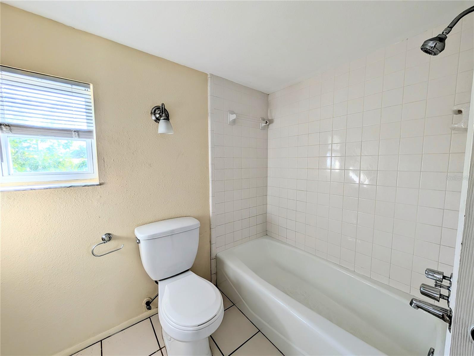 FAIRVIEW PARK - Residential Lease