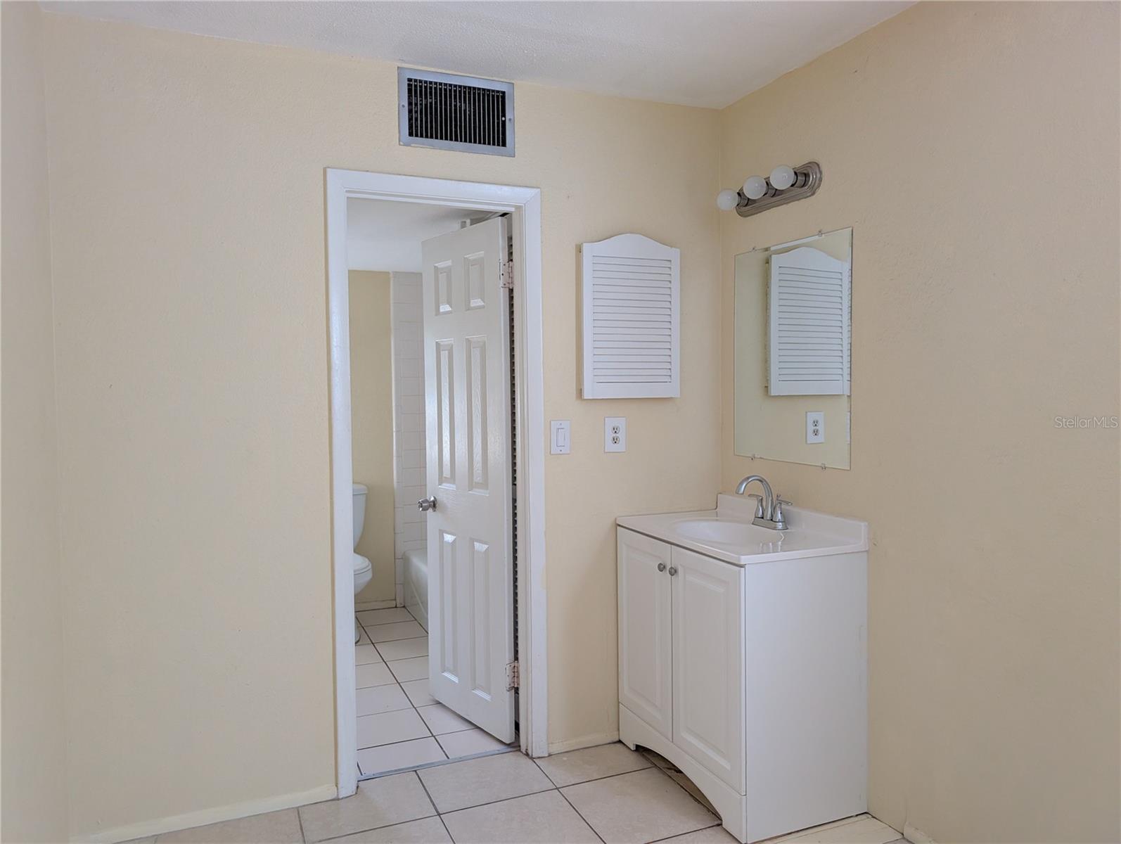 FAIRVIEW PARK - Residential Lease