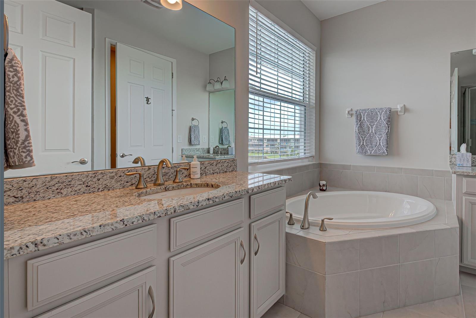 LANDINGS CORAL CRK - Residential Lease