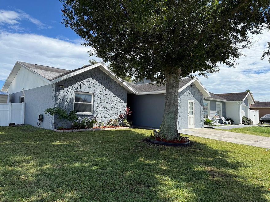 CORNER LOT, NO HOA, NO CDD, OVER 1400 SQ FT 3 BEDROOM PLUS BONUS ROOM, 2 BATHS. HOME LOCATED IN HEATHER LAKES IN BRANDON NEAR SHOPPING AND ENTERTAINMENT. NEW HVAC, NEW HURRICANE WINDOWS AND SLIDING DOOR, SOLAR SYSTEM, NEW WATER FILTRATION SYSTEM, NEW PAINT, NEW CARPET, AND MORE, OPEN FLOOR PLAN, YOU CAN'T MISS THIS OPPORTUNITY!