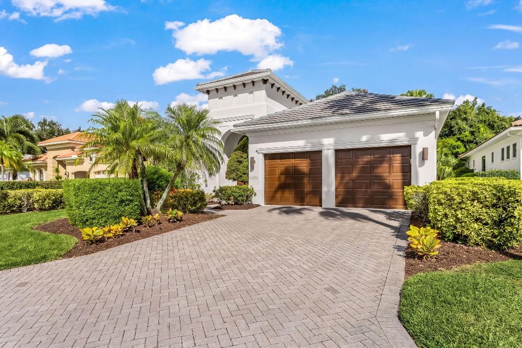 Photo of 7184 Whitemarsh Circle, Bradenton, FL 34202 (MLS # TB8544587)