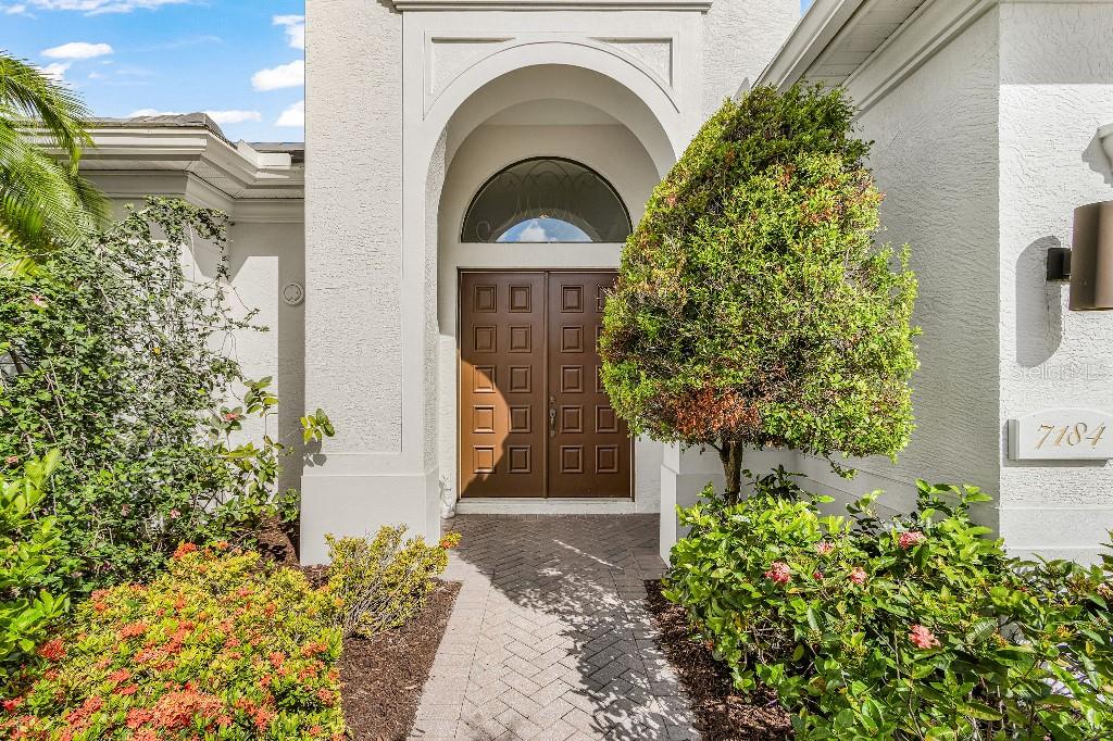 Photo of 7184 Whitemarsh Circle, Bradenton, FL 34202 (MLS # TB8544587)