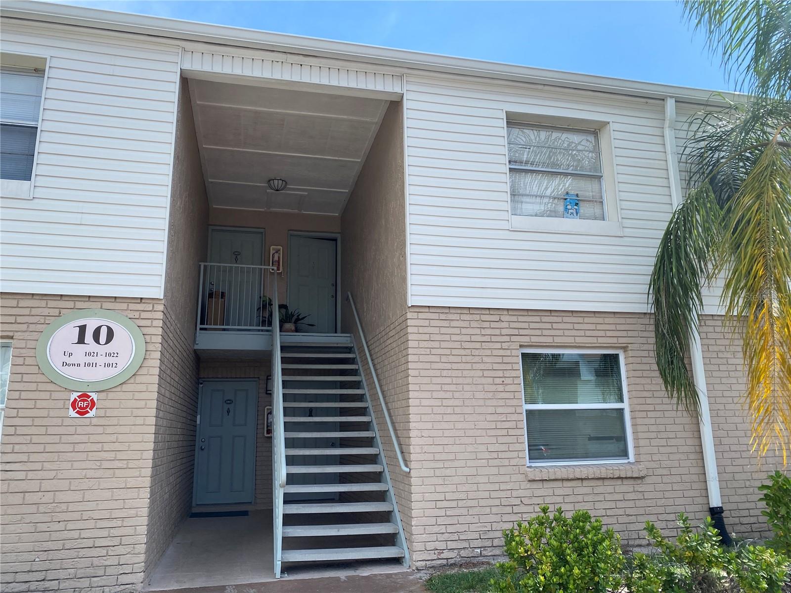 Great Investment Opportunity!
This well-maintained 2-bedroom, 1-bathroom condo features generous closet space, a private fenced patio with a covered porch, and two exterior closets—one with washer/dryer hookups and another for additional storage.
The community offers a variety of amenities including a swimming pool, fitness center, playground, tennis courts, and a clubhouse.
Centrally located just minutes from Tampa International Airport, Florida’s stunning beaches, Raymond James Stadium, Hillsborough Community College, shopping centers, and local restaurants.