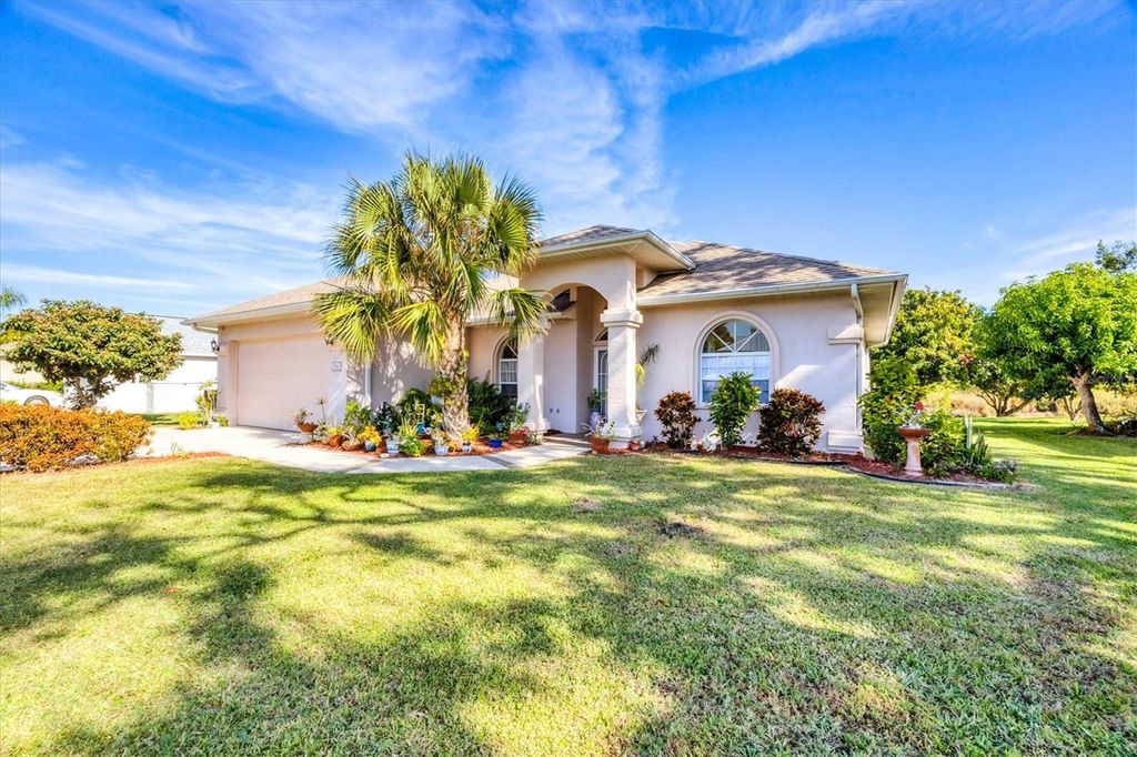 Photo of 306 Bayside Parkway, Nokomis, FL 34275 (MLS # A4671324)