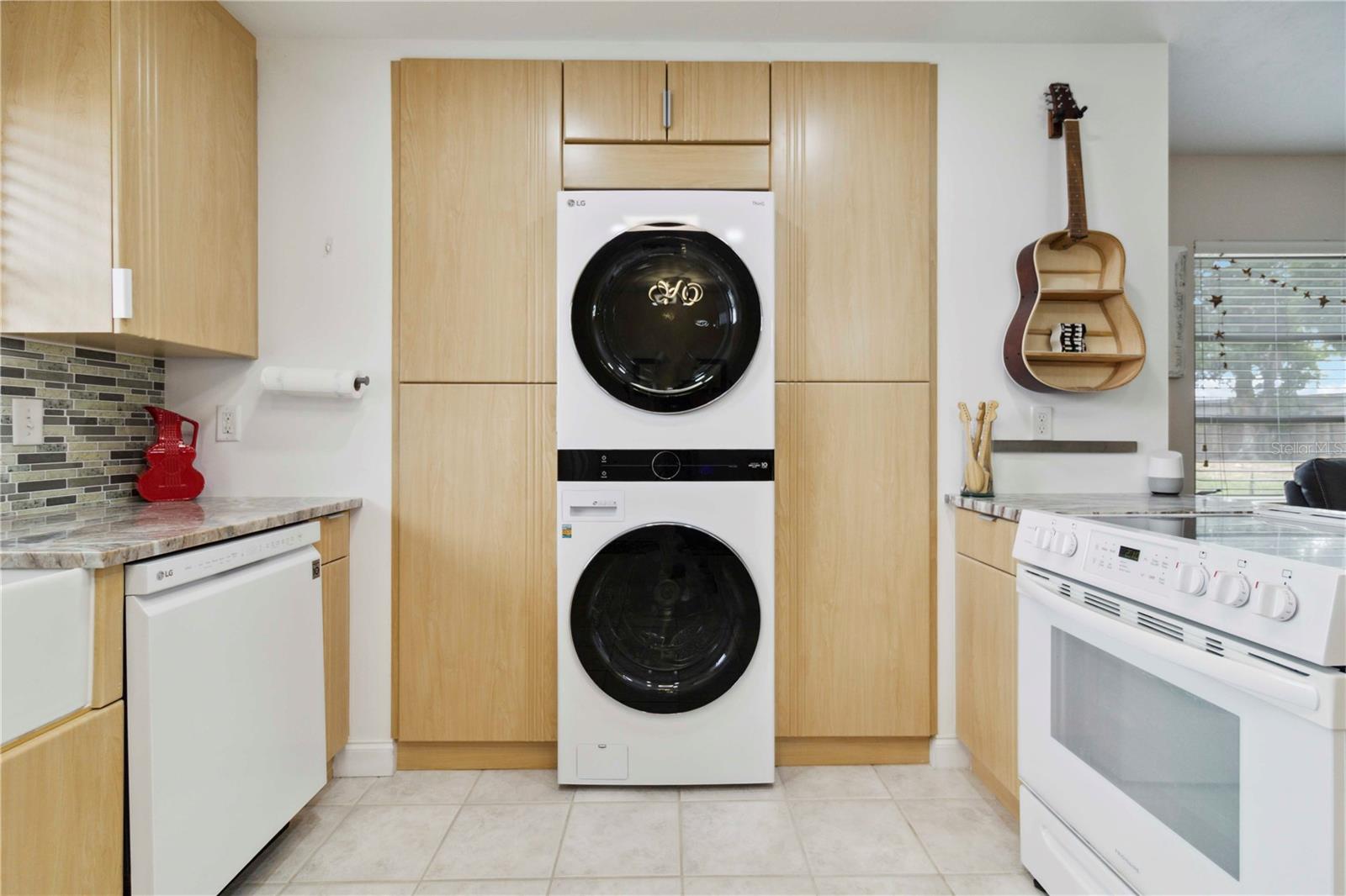 LAKE TIPPECANOE - Residential