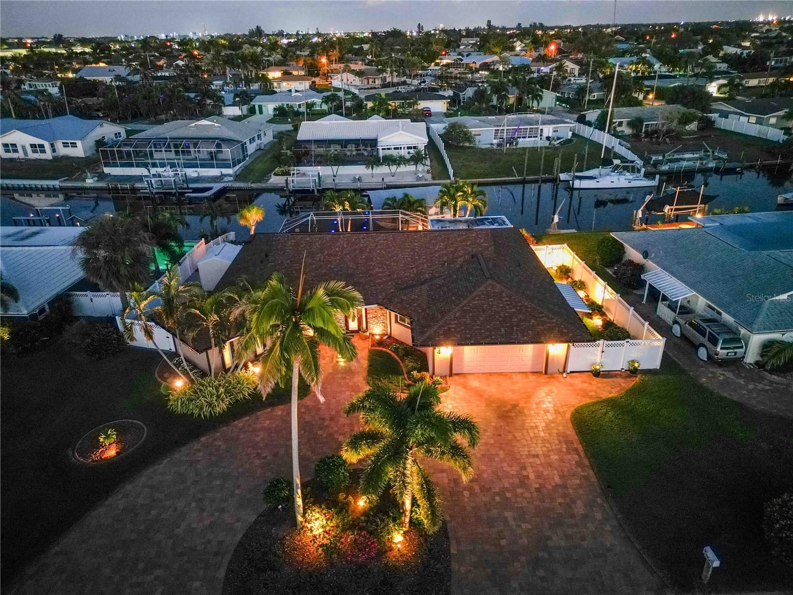 CORAL SHORES - Residential