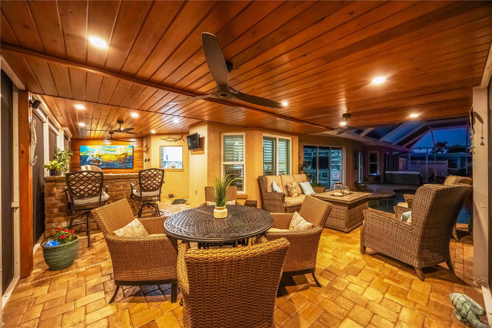 CORAL SHORES - Residential