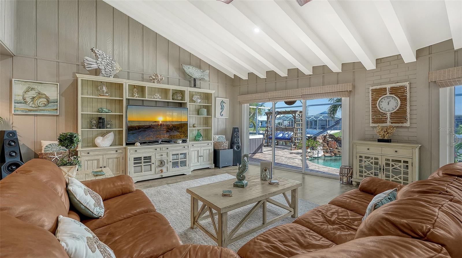 CORAL SHORES - Residential