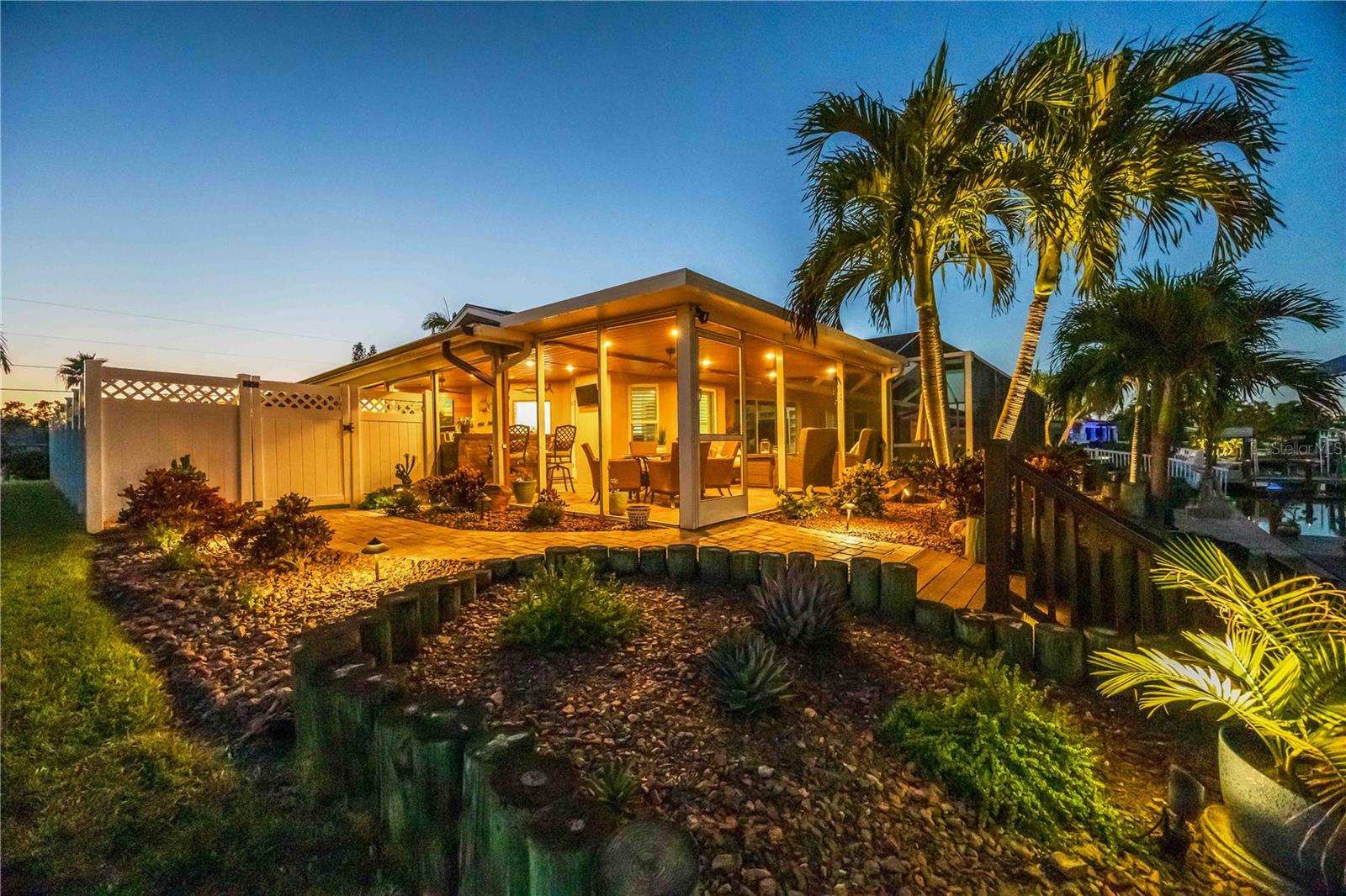 CORAL SHORES - Residential