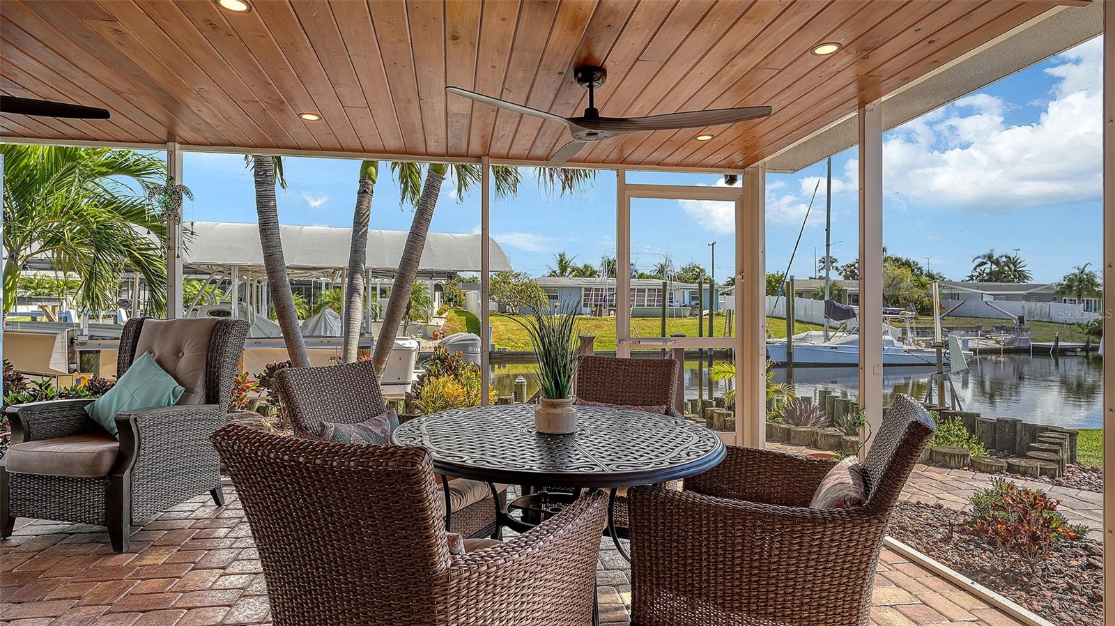 CORAL SHORES - Residential