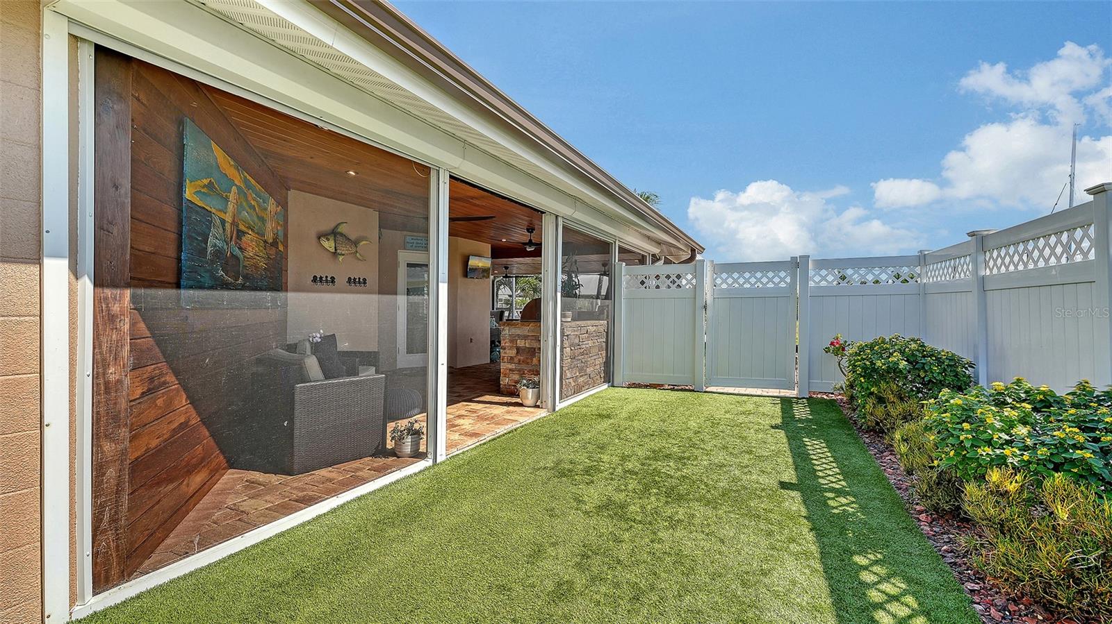 CORAL SHORES - Residential