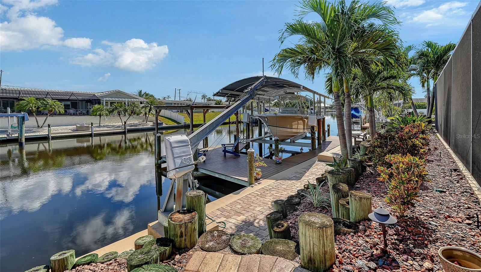 CORAL SHORES - Residential