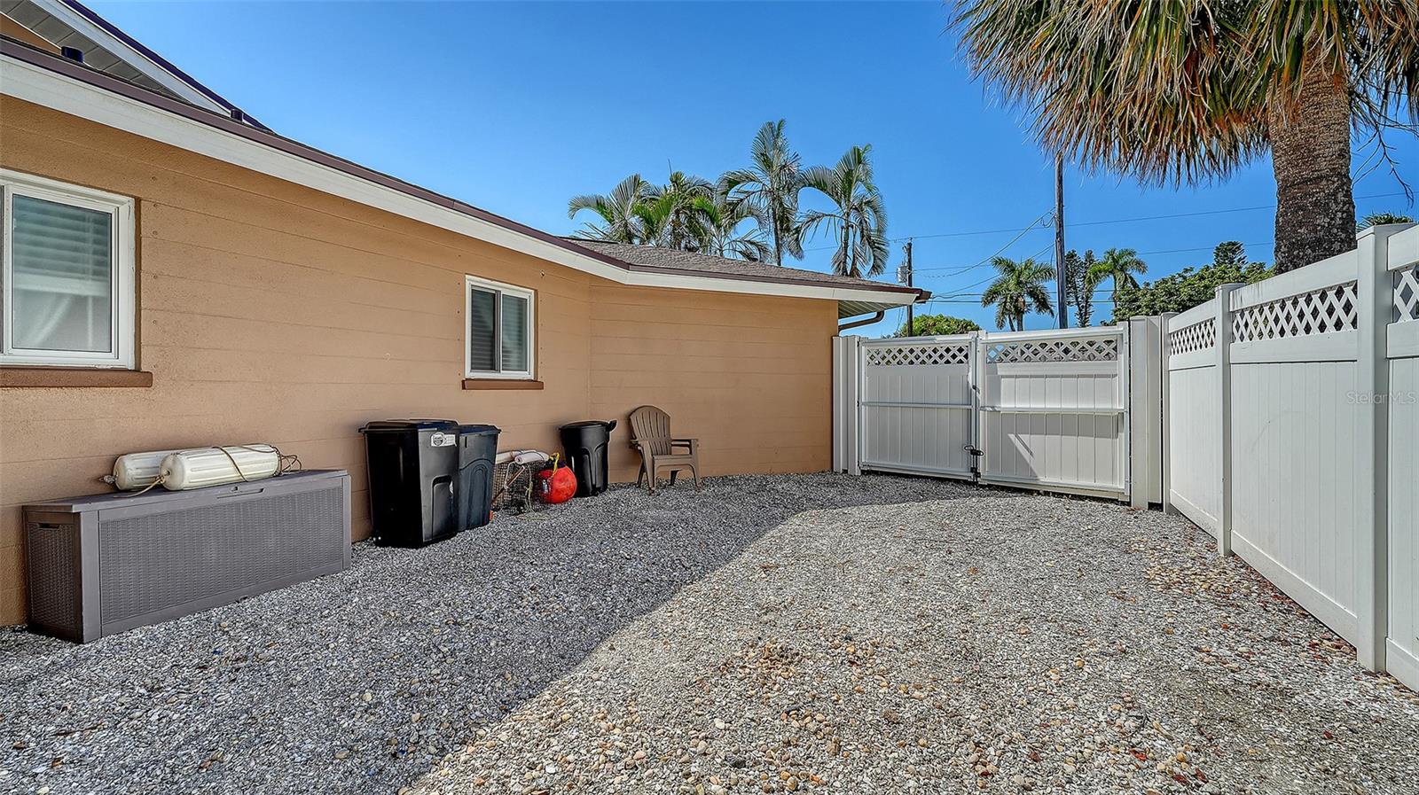 CORAL SHORES - Residential