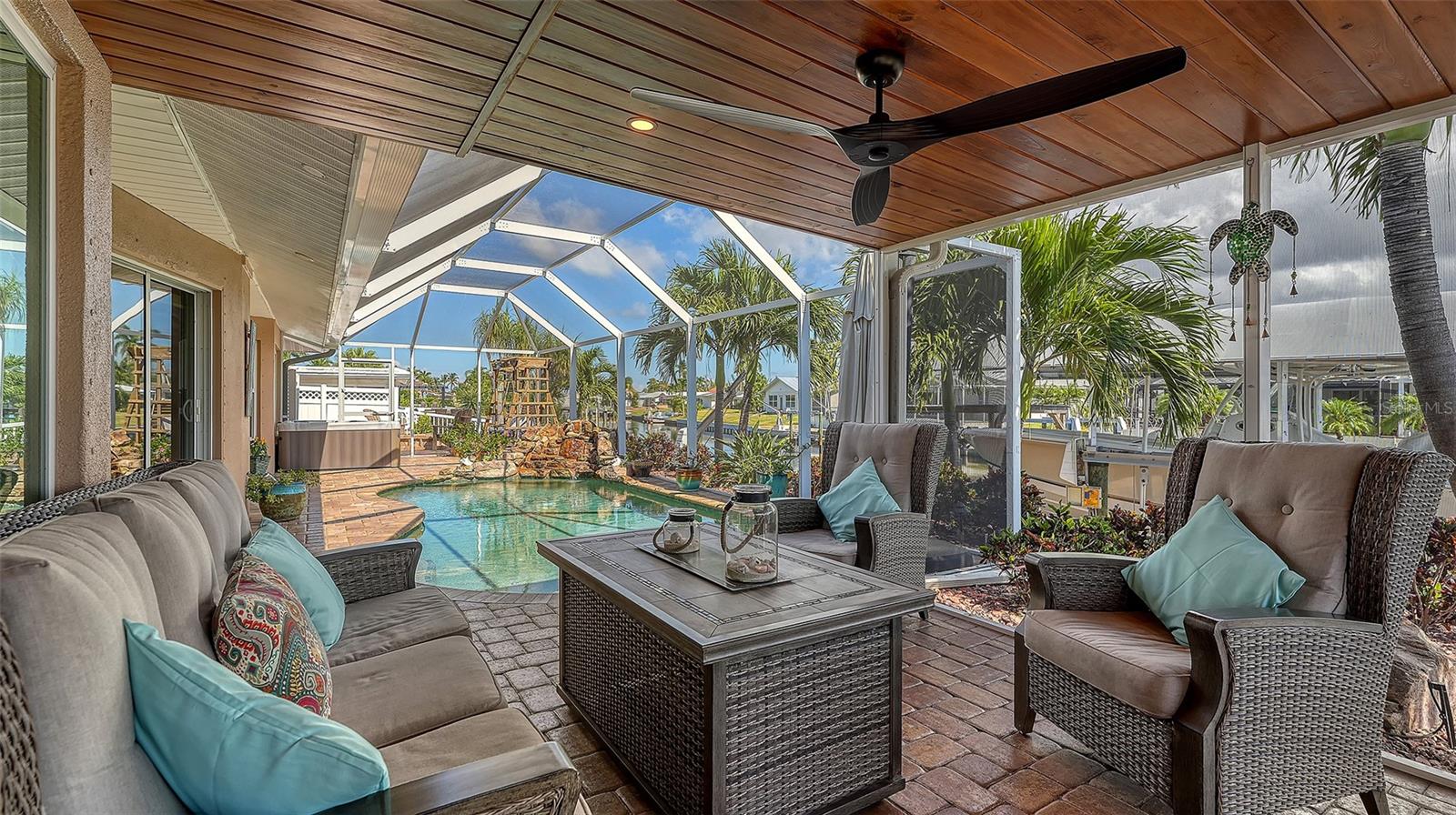 CORAL SHORES - Residential