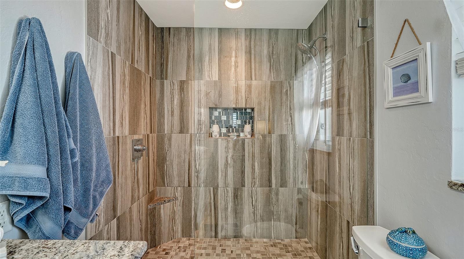 CORAL SHORES - Residential