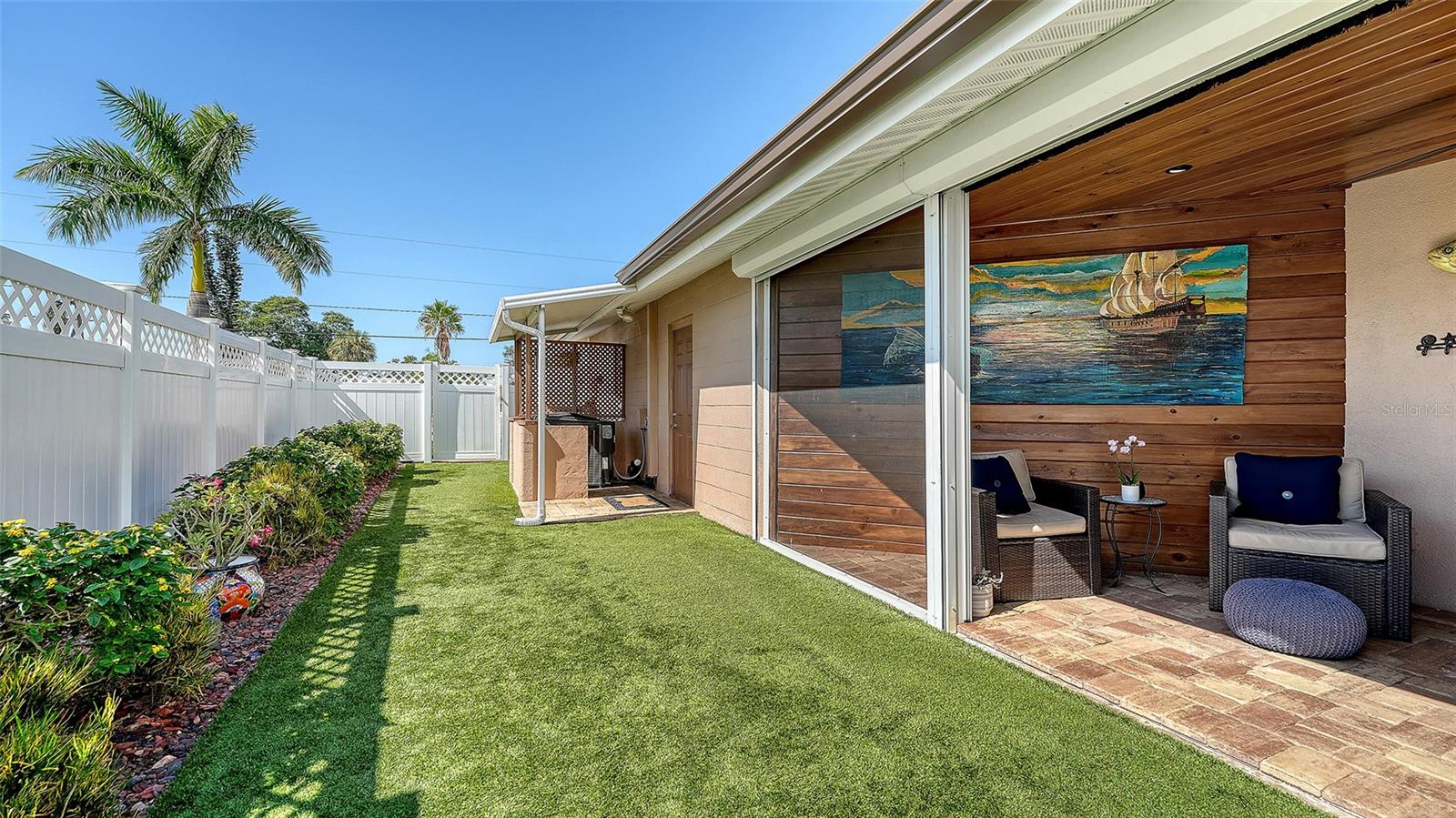 CORAL SHORES - Residential