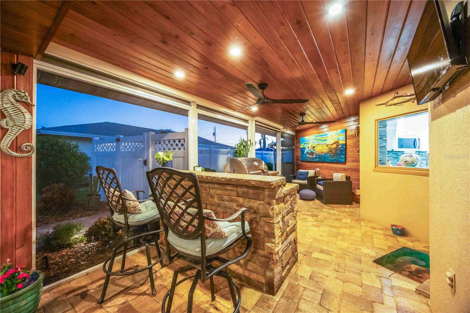 CORAL SHORES - Residential