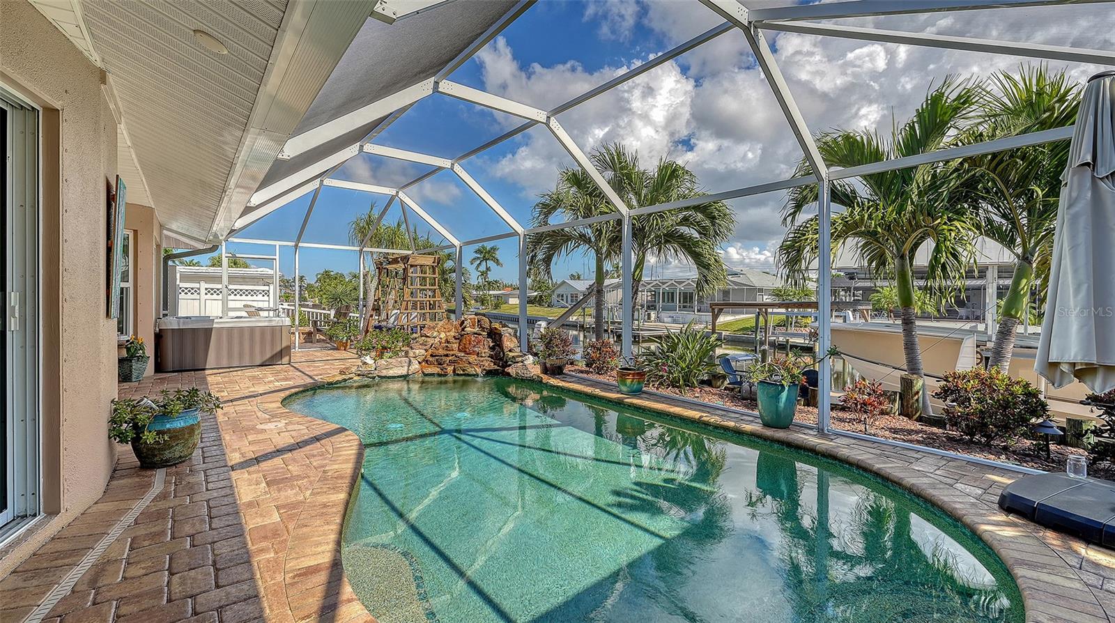 CORAL SHORES - Residential