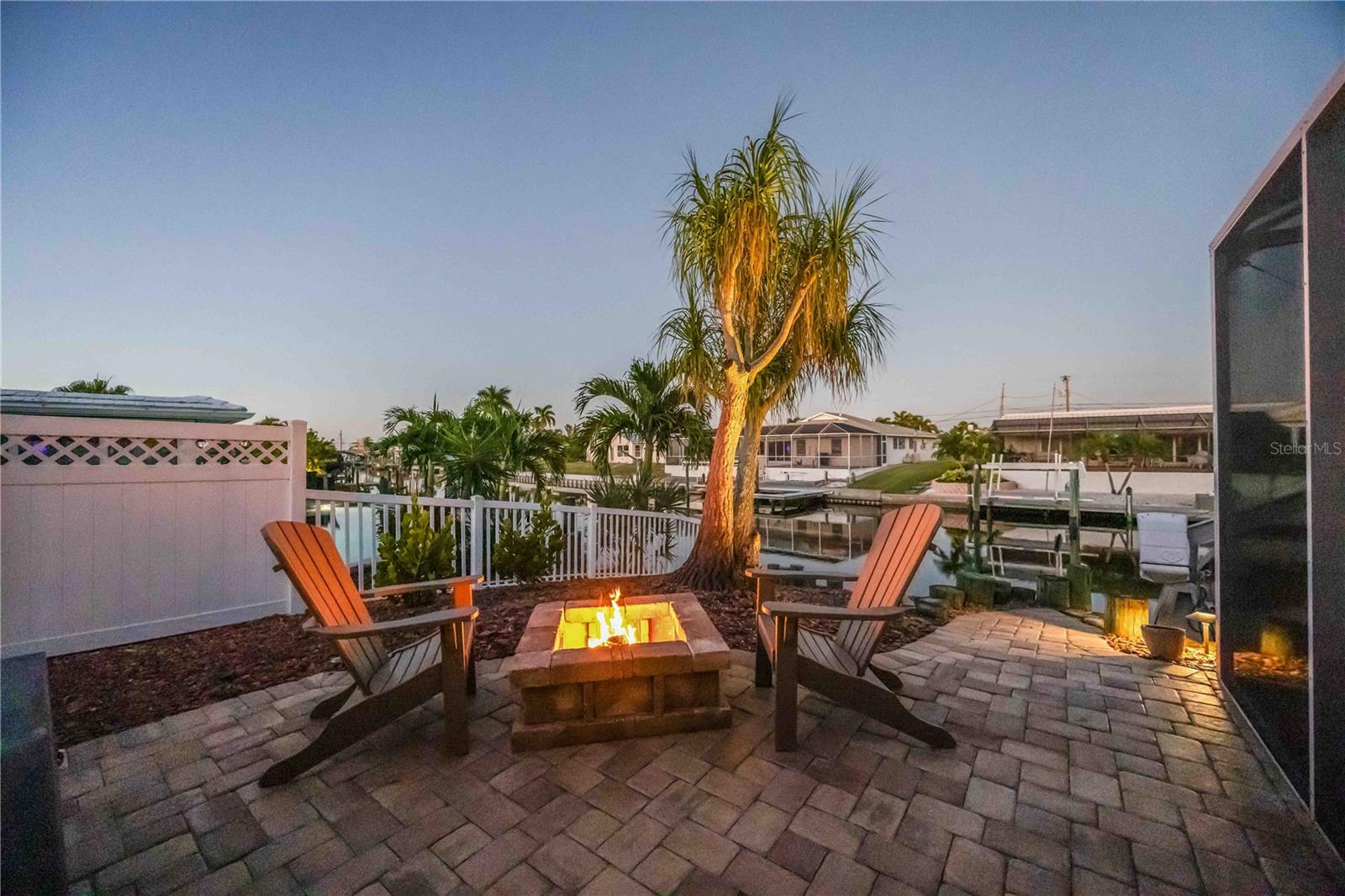 CORAL SHORES - Residential