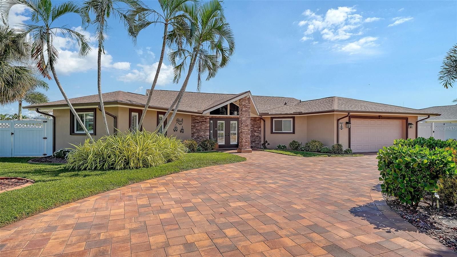 CORAL SHORES - Residential