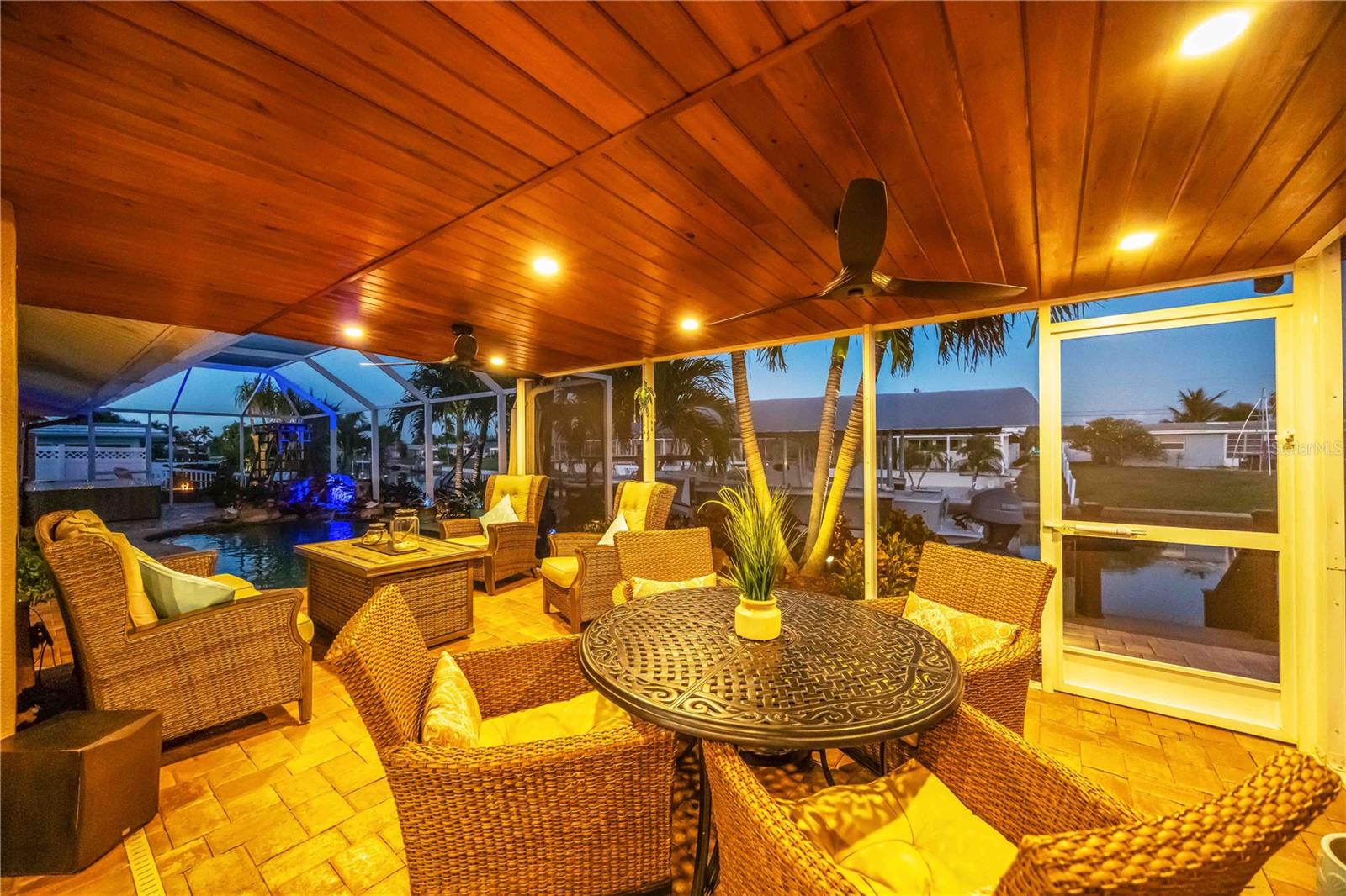 CORAL SHORES - Residential