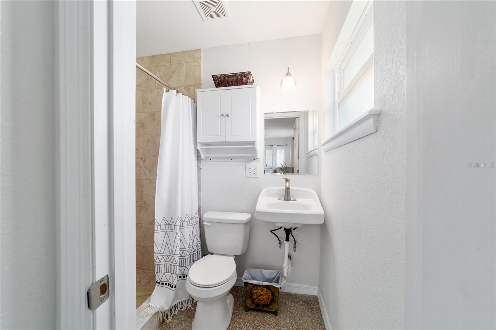 RAINBOW LAKES ESTATE - Residential