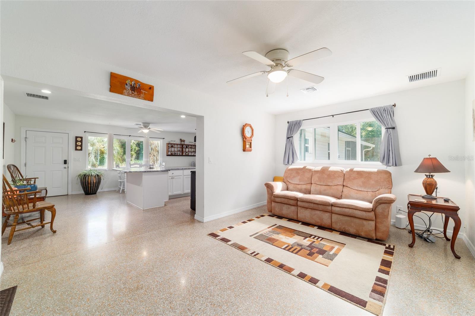 RAINBOW LAKES ESTATE - Residential