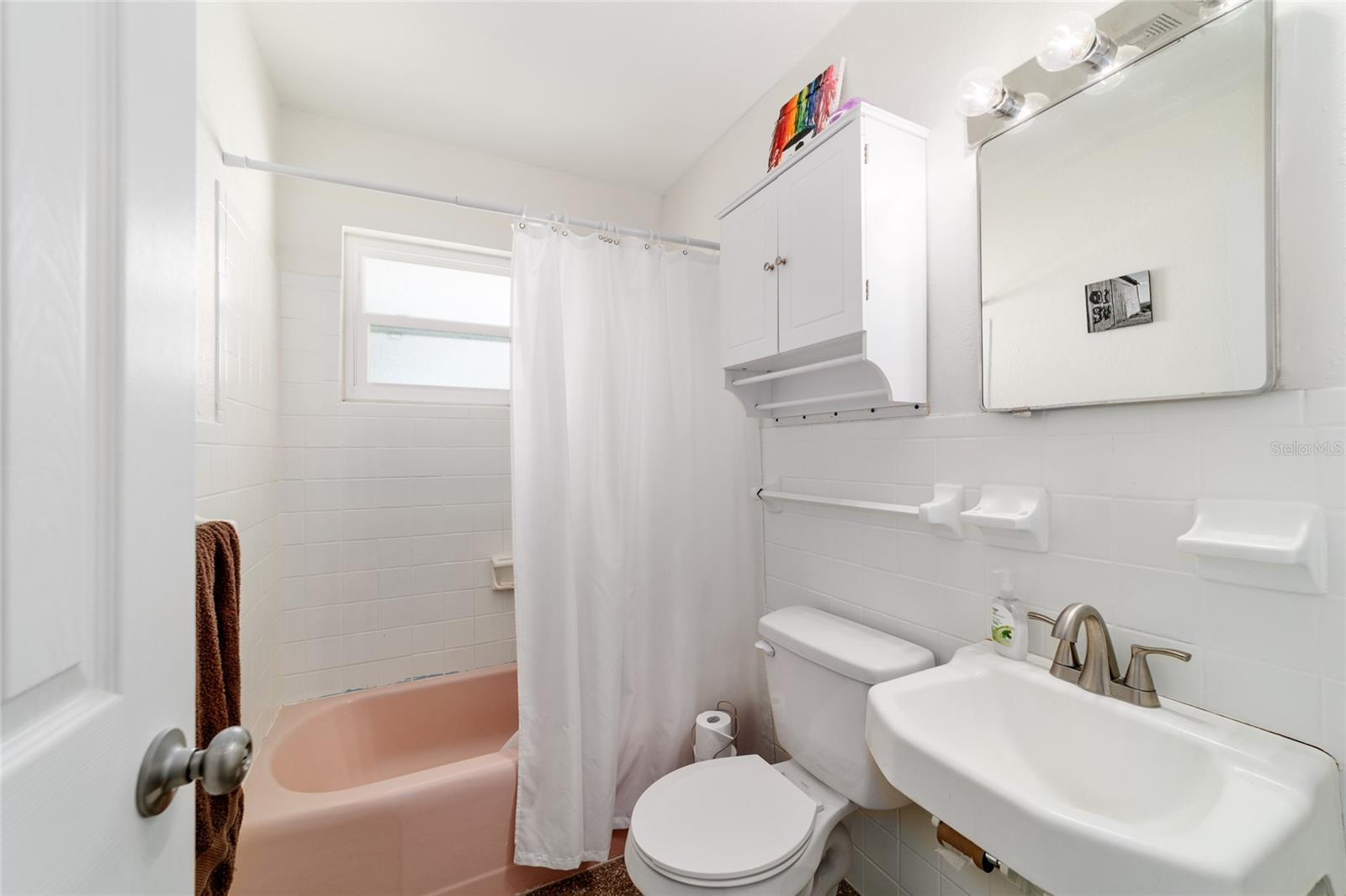 RAINBOW LAKES ESTATE - Residential