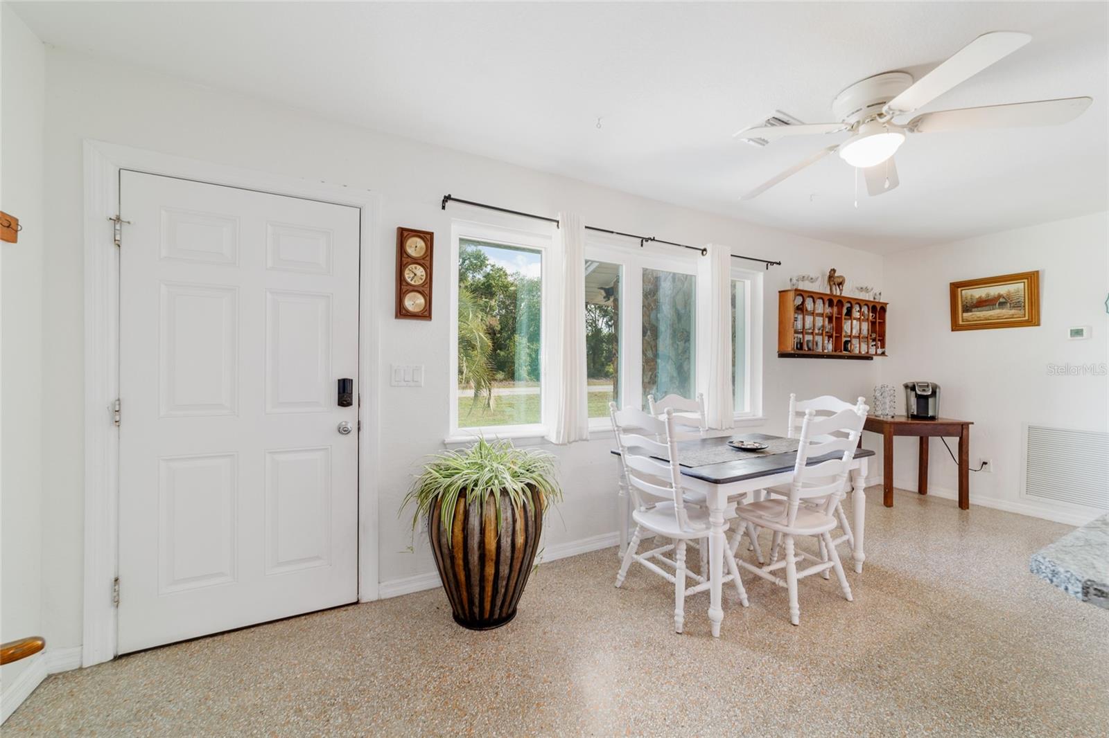 RAINBOW LAKES ESTATE - Residential