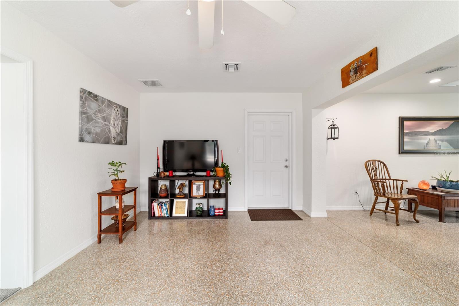 RAINBOW LAKES ESTATE - Residential