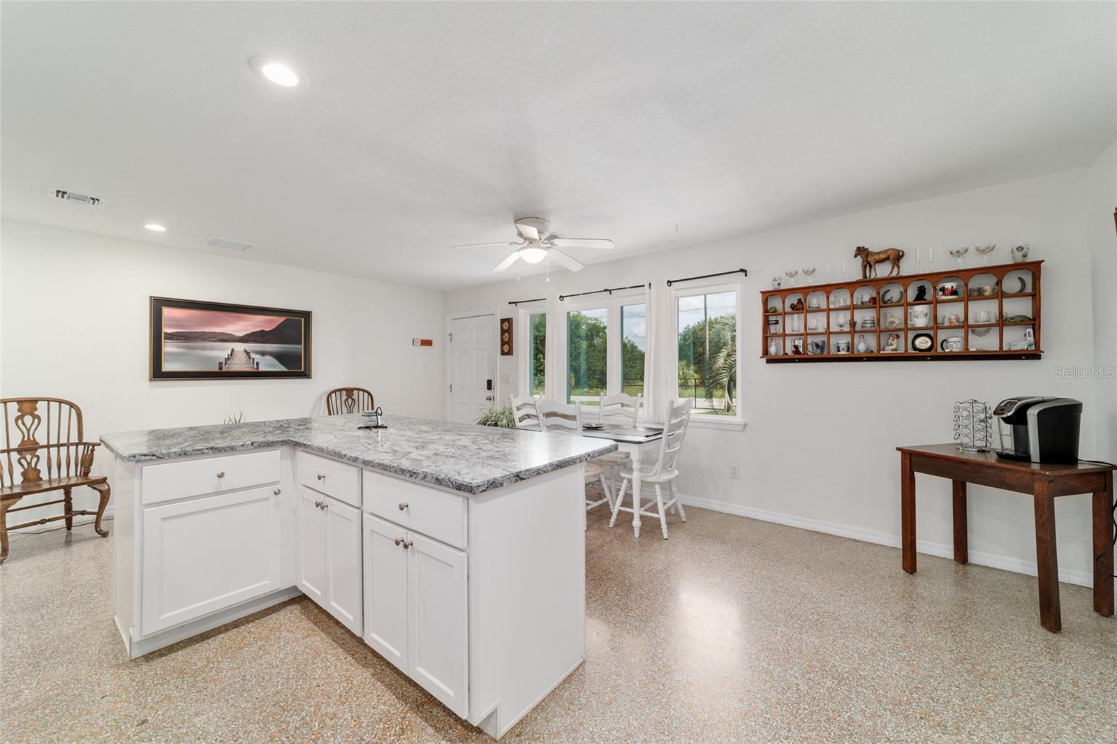 RAINBOW LAKES ESTATE - Residential