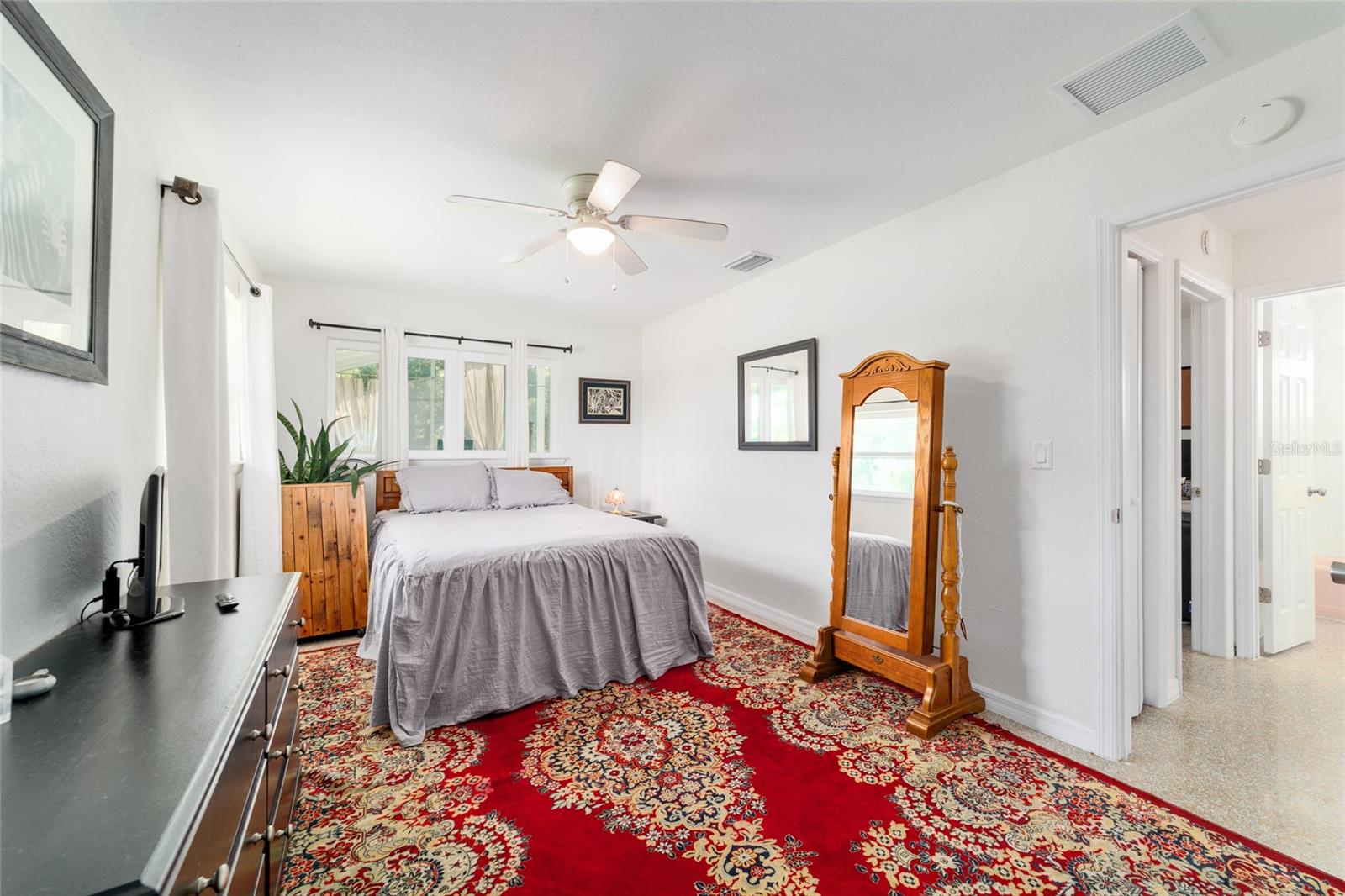 RAINBOW LAKES ESTATE - Residential