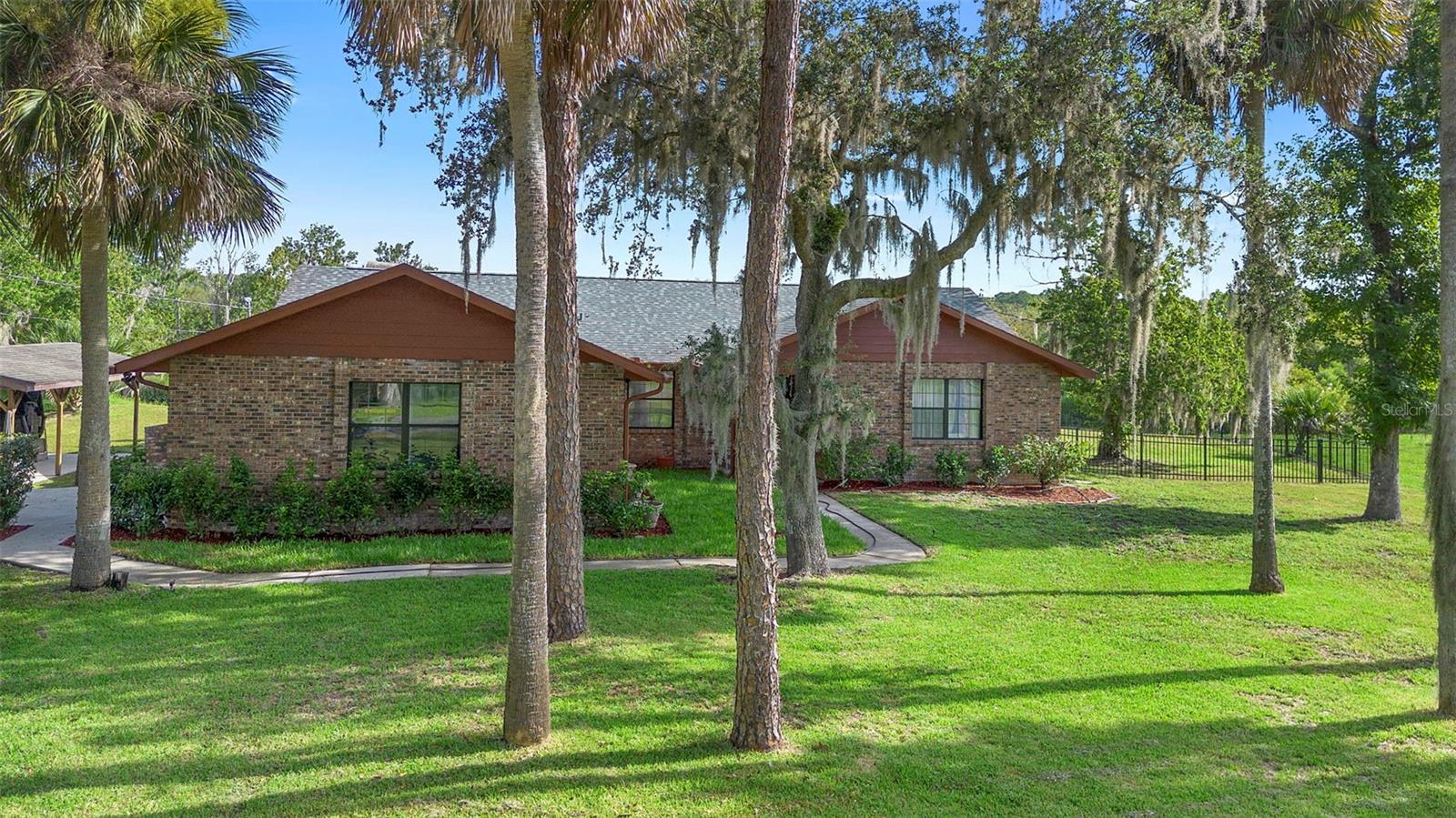 1548 STONE TRAIL