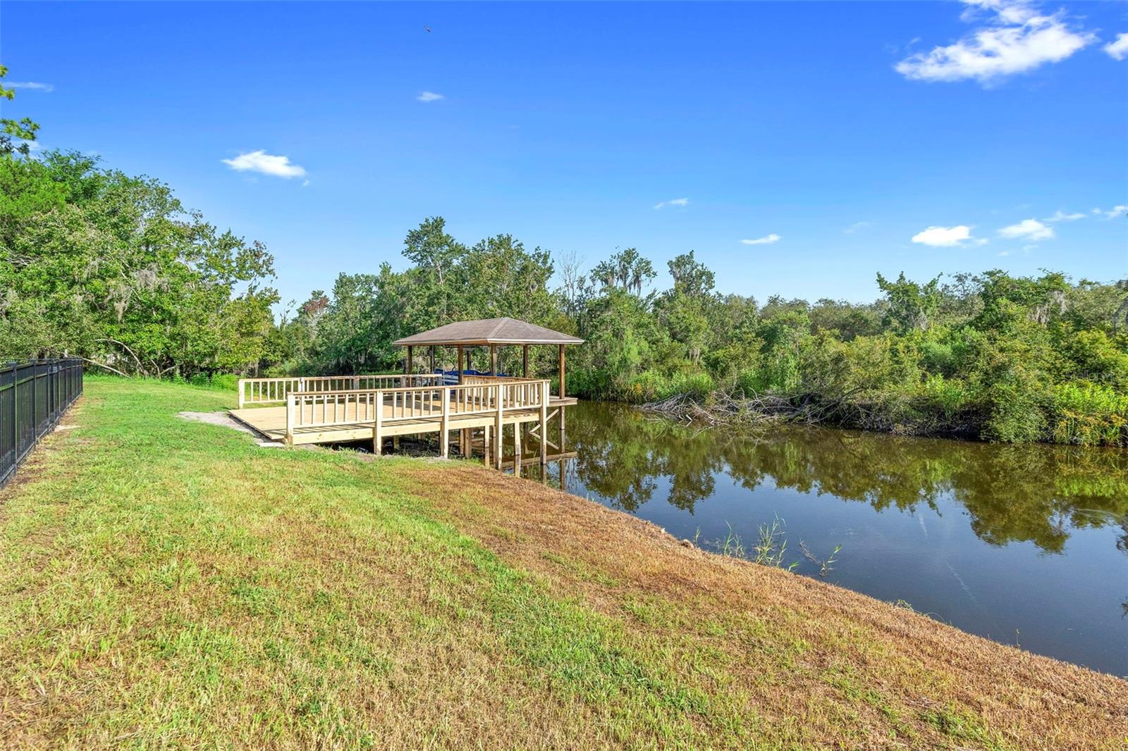 1548 STONE TRAIL