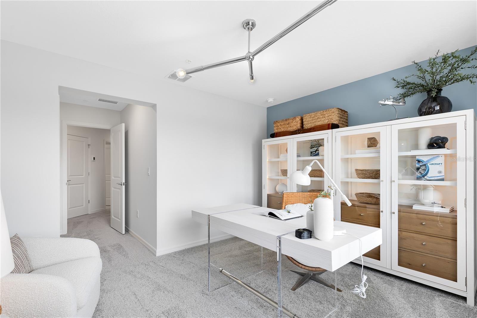 OVIEDO SQUARE - Residential