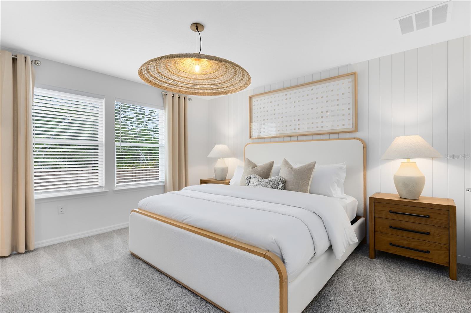 OVIEDO SQUARE - Residential