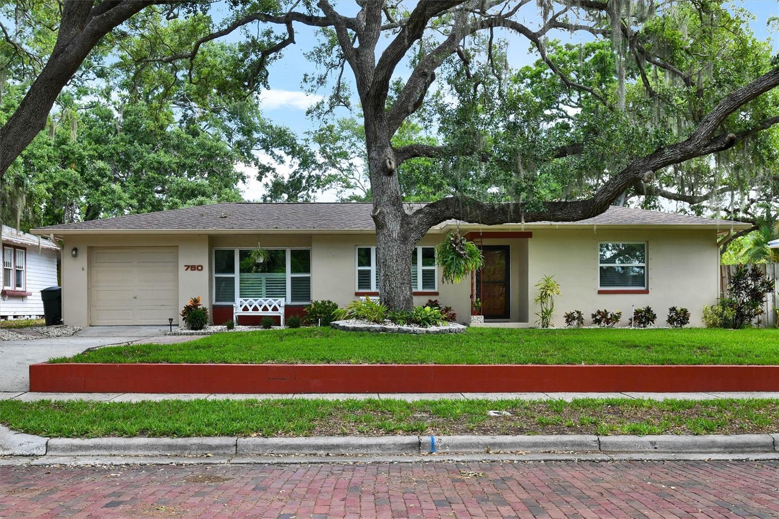 GROVE TERRACE - Residential