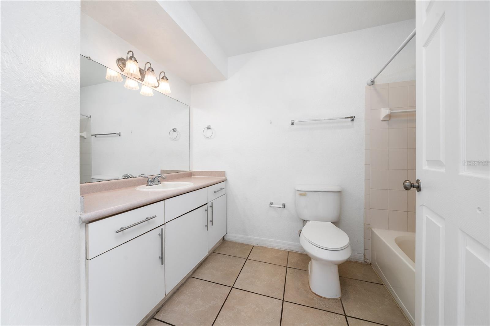 CHARLES TOWNE/PK CENTRAL CONDO - Residential