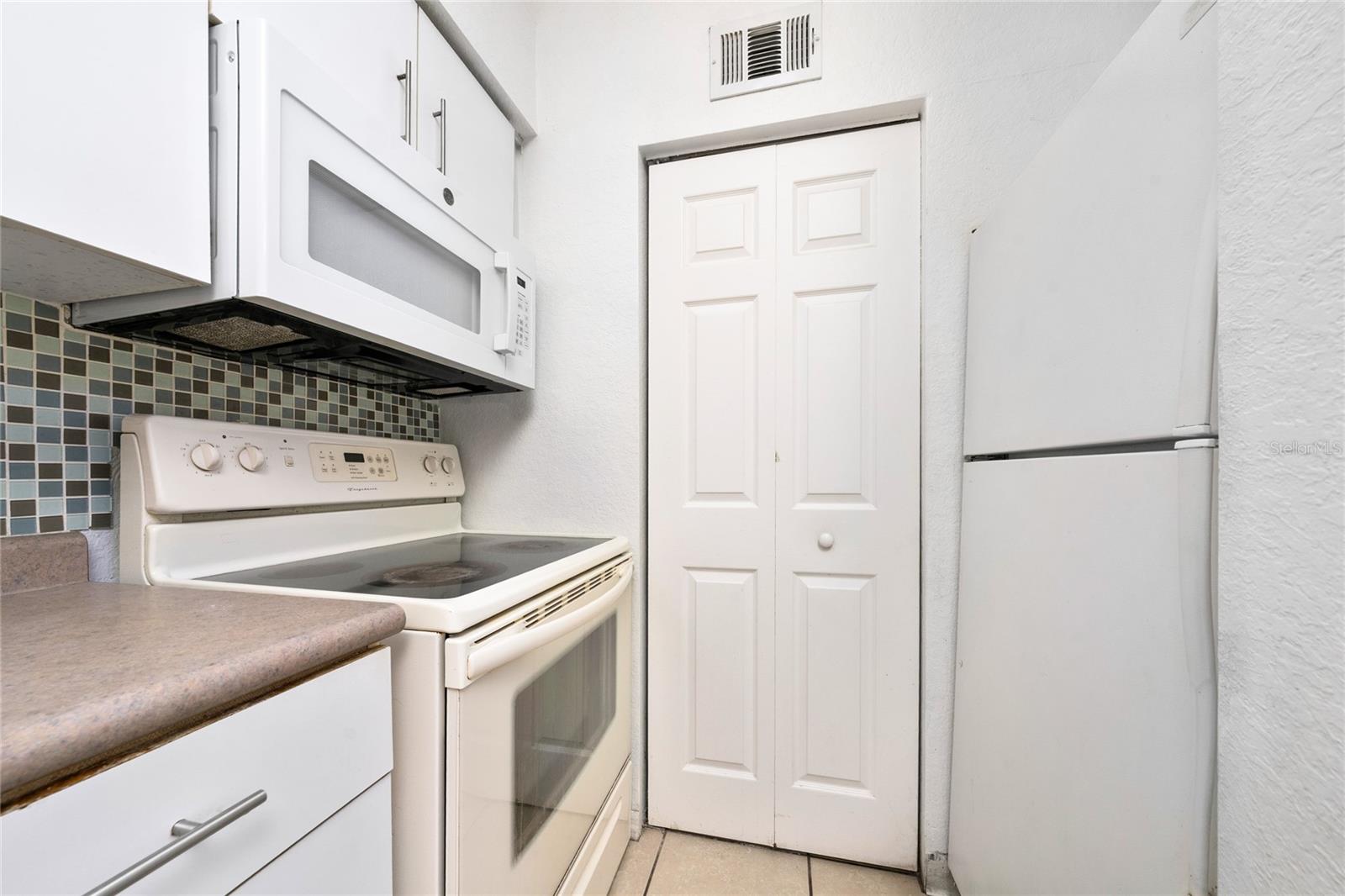 CHARLES TOWNE/PK CENTRAL CONDO - Residential
