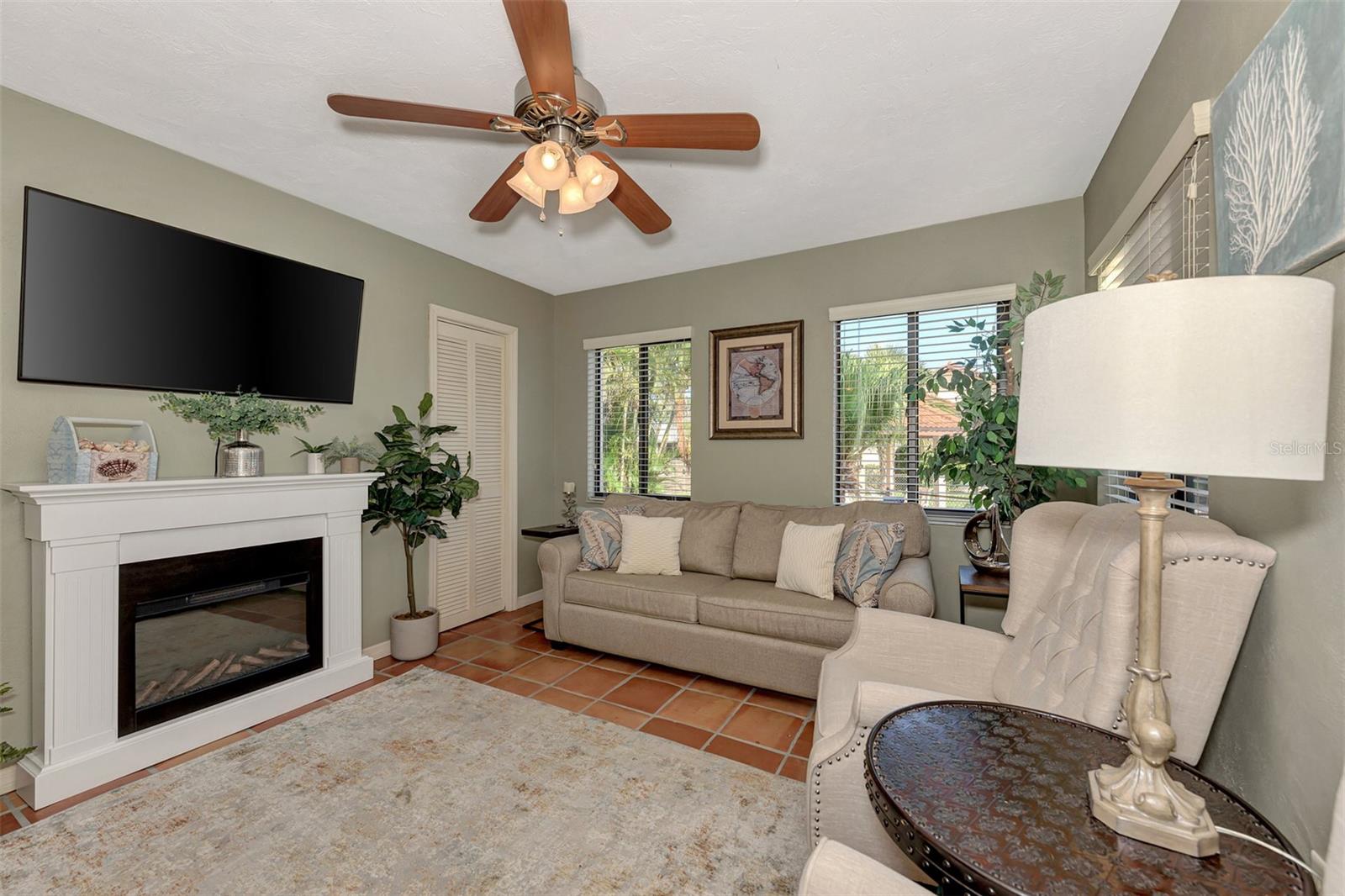 SORRENTO PLACE - Residential