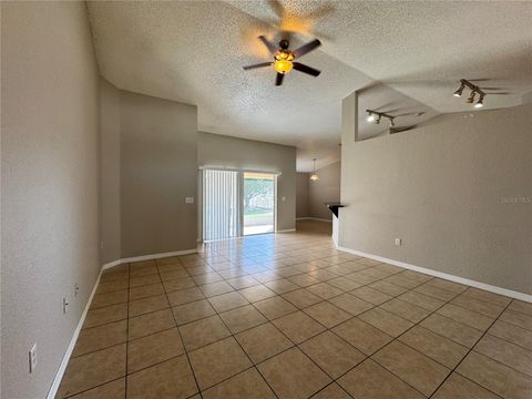 A home in LAKE WALES