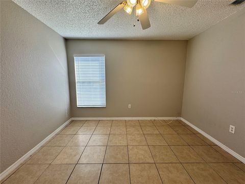 A home in LAKE WALES