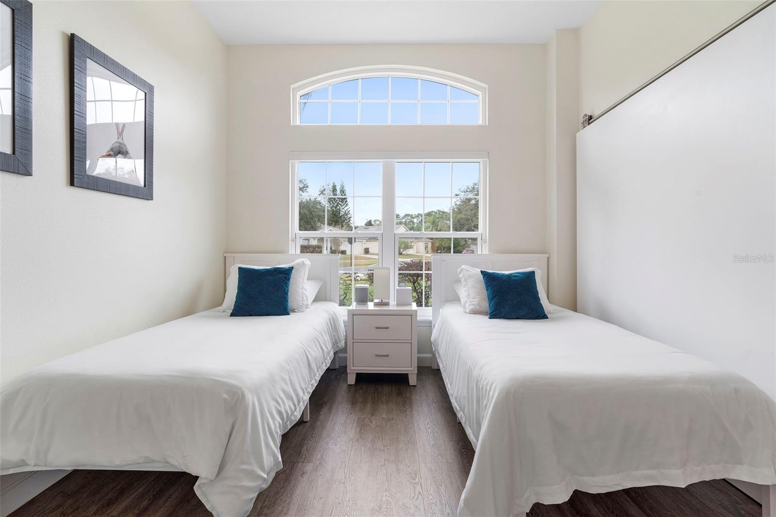 WATERFORD LAKES UNIT ONE - Residential