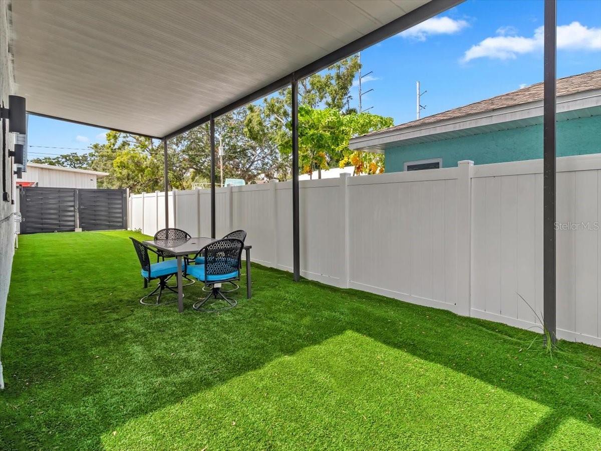 HIBISCUS GARDENS - Commercial Sale