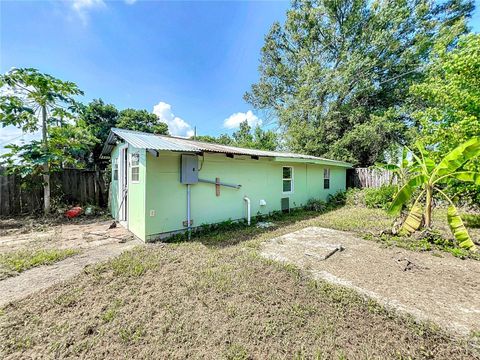 A home in WINTER HAVEN