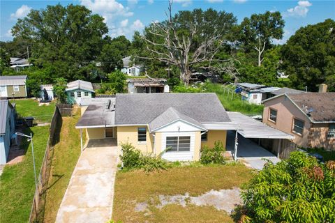 A home in WINTER HAVEN