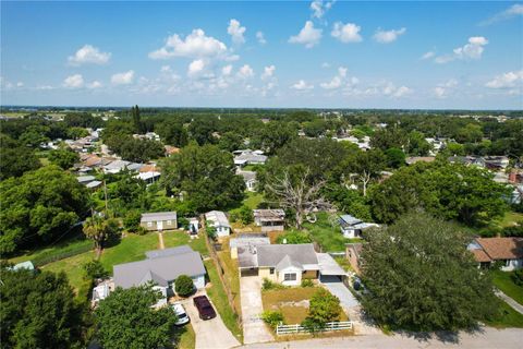 A home in WINTER HAVEN