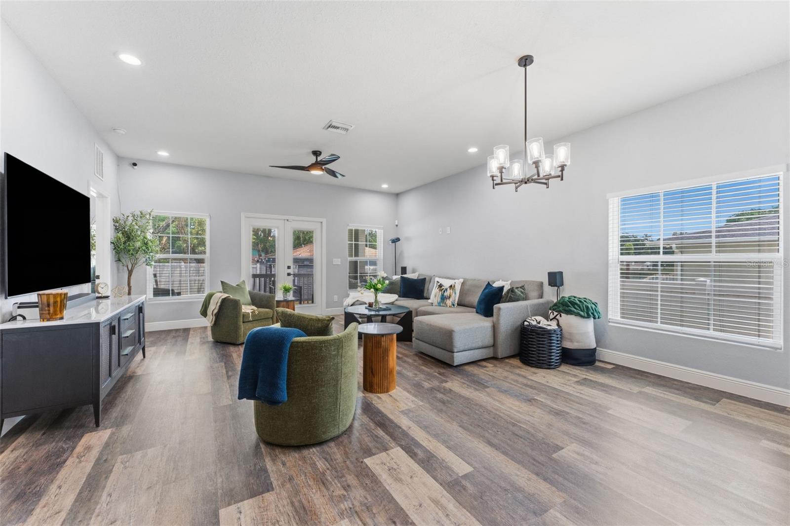 TAMPA OVERLOOK - Residential