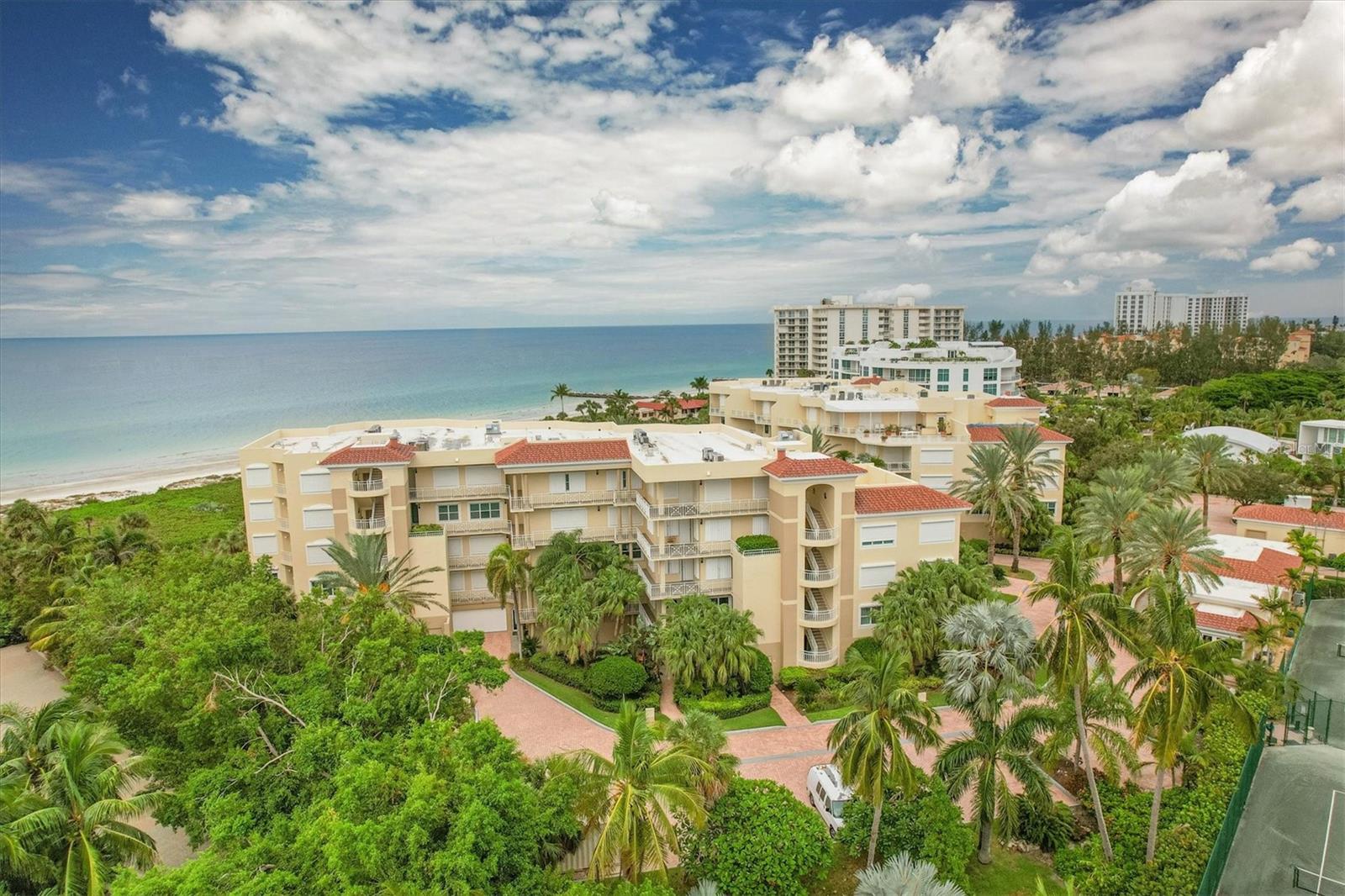 VILLA DI LANCIA PH 1 - Residential