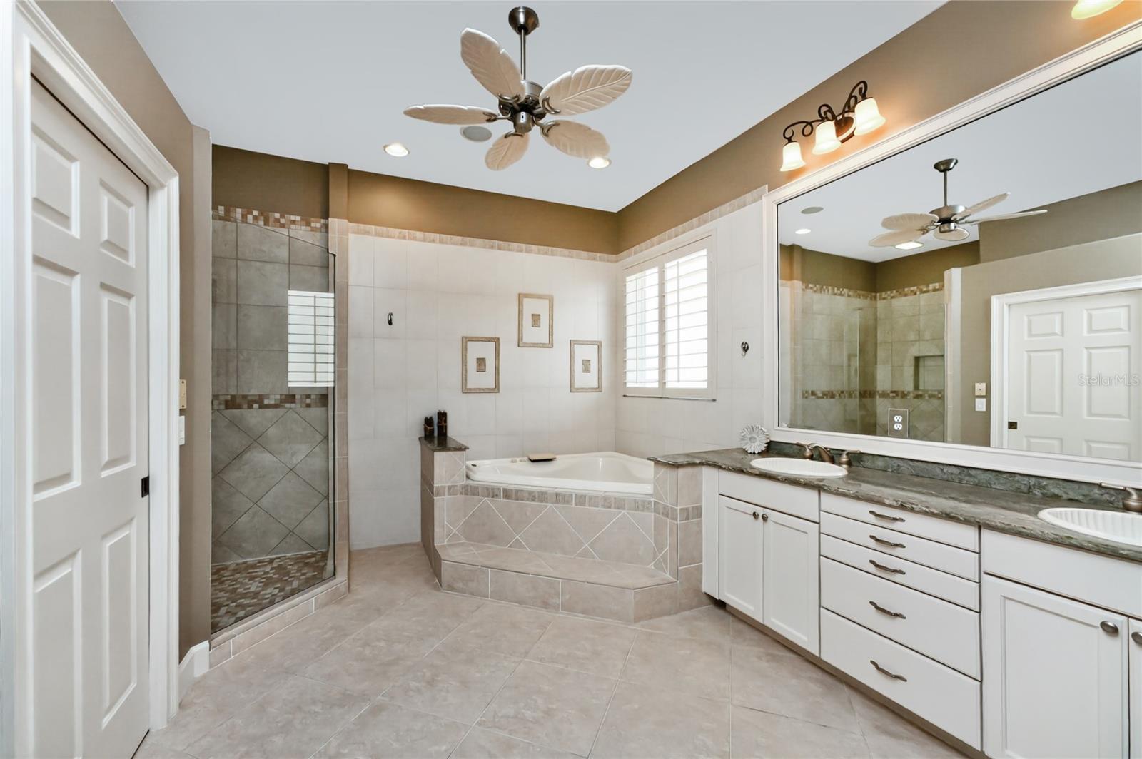 SUNSET KEY LAND CONDO - Residential